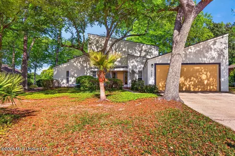 7928 Apaki Pl, Diamondhead, MS 39525