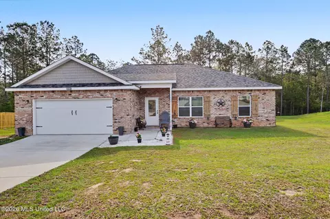 19480 Stewart St, Saucier, MS 39574