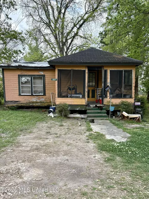 607 N Spruce St, Vidalia, LA 71373
