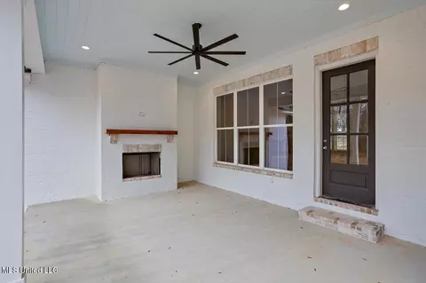 Exterior - 172 Chantilly Dr, Madison, MS 39110 photo 5 of 6