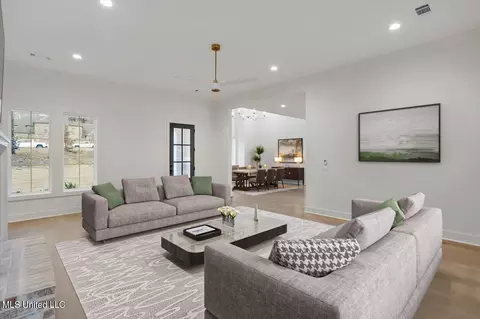 Living - 172 Chantilly Dr, Madison, MS 39110 photo 1 of 3