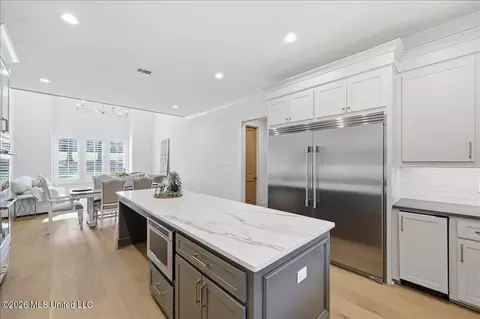 Kitchen - 172 Chantilly Dr, Madison, MS 39110 photo 2 of 5