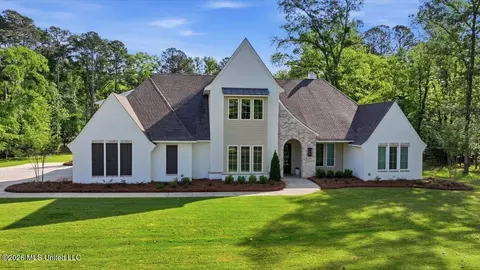 172 Chantilly Dr, Madison, MS 39110