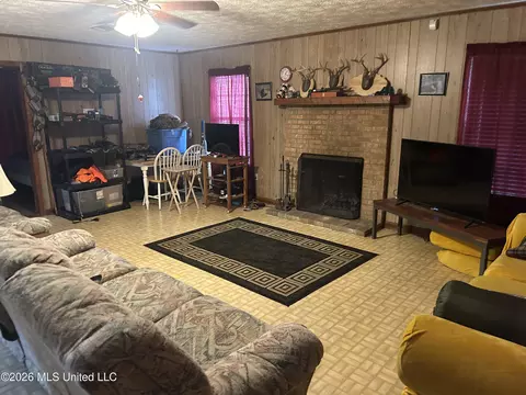 1356 Jeff Dodd Rd, West, MS 39192 photo 9