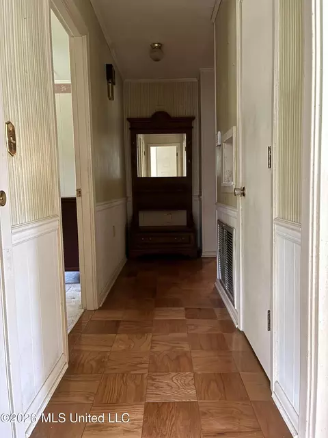 Entry Way - 110 Melanie Ln, Brookhaven, MS 39601 photo 1 of 2