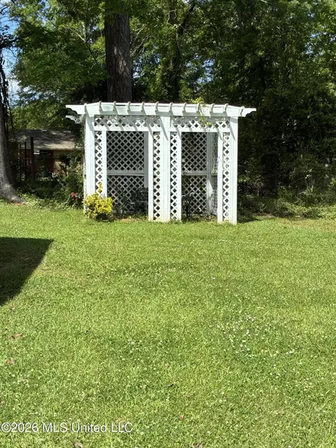 Exterior - 110 Melanie Ln, Brookhaven, MS 39601 photo 3 of 3