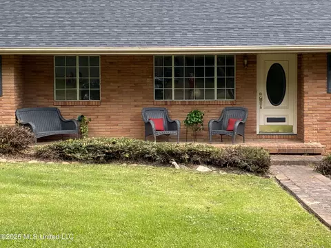 Exterior - 110 Melanie Ln, Brookhaven, MS 39601 photo 2 of 3