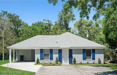 405 Ulman Ave, Bay Saint Louis, MS 39520