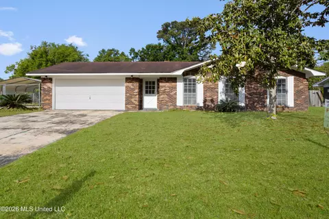 6105 Lancaster Blvd, Ocean Springs, MS 39564