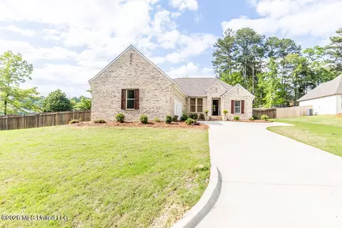 401 Castlewoods Blvd, Brandon, MS 39047