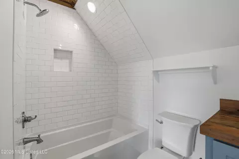 Bath - 199 Harbor View Dr, Madison, MS 39110 photo 2 of 2