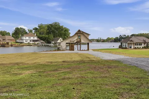 Exterior - 199 Harbor View Dr, Madison, MS 39110 photo 1 of 6