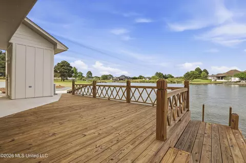 Exterior - 199 Harbor View Dr, Madison, MS 39110 photo 5 of 6