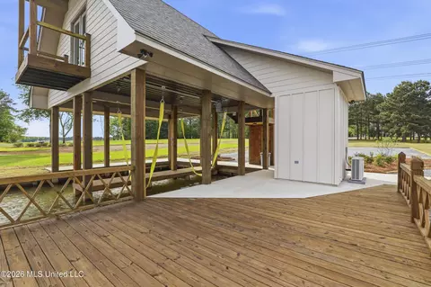 Exterior - 199 Harbor View Dr, Madison, MS 39110 photo 4 of 6
