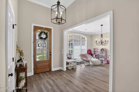 Entry Way - 114 Willow Crest Cir, Brandon, MS 39047 photo 2 of 8