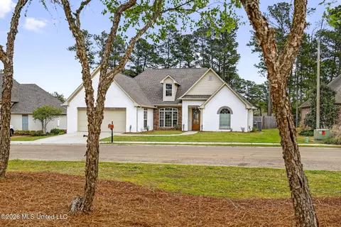 Exterior - 114 Willow Crest Cir, Brandon, MS 39047 photo 2 of 15