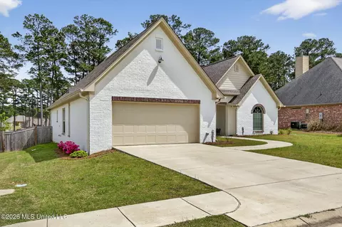 Exterior - 114 Willow Crest Cir, Brandon, MS 39047 photo 4 of 15
