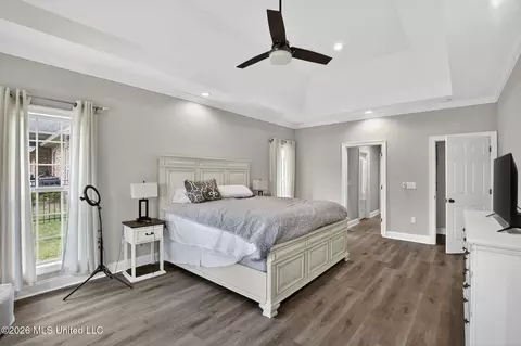 Bedroom - 114 Willow Crest Cir, Brandon, MS 39047 photo 2 of 4
