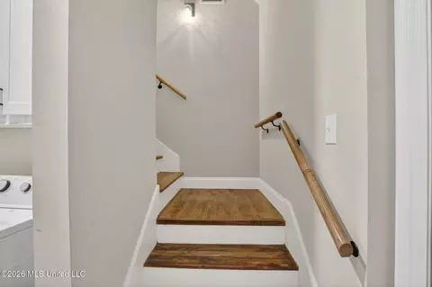 Entry Way - 114 Willow Crest Cir, Brandon, MS 39047 photo 8 of 8