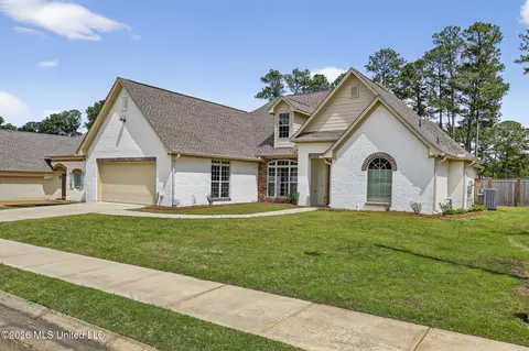Exterior - 114 Willow Crest Cir, Brandon, MS 39047 photo 3 of 15