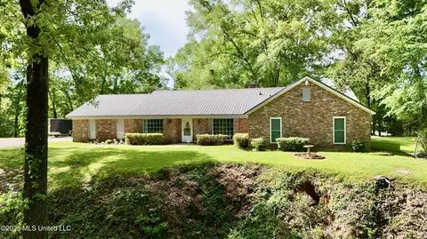 218 Gillespie Cir, Raymond, MS 39154
