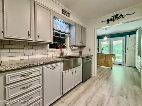 Kitchen - 218 Gillespie Cir, Raymond, MS 39154 photo 3 of 4
