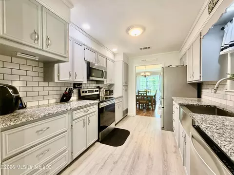 Kitchen - 218 Gillespie Cir, Raymond, MS 39154 photo 2 of 4