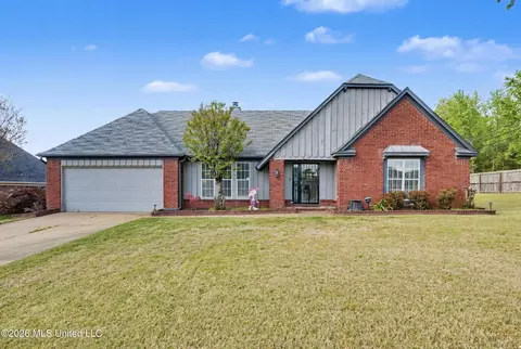 5120 Pear Dr, Southaven, MS 38671