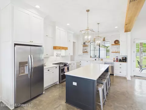 Kitchen - 268 Disciple Dr, Brandon, MS 39047 photo 3 of 5