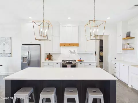 Kitchen - 268 Disciple Dr, Brandon, MS 39047 photo 2 of 5