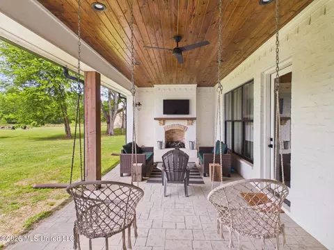 Exterior - 268 Disciple Dr, Brandon, MS 39047 photo 5 of 8