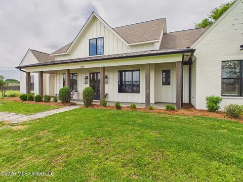 Exterior - 268 Disciple Dr, Brandon, MS 39047 photo 4 of 8