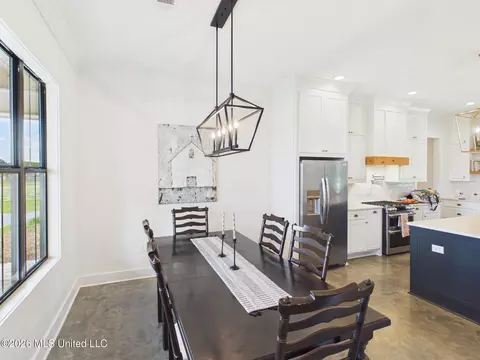 Dining - 268 Disciple Dr, Brandon, MS 39047 photo 1 of 2