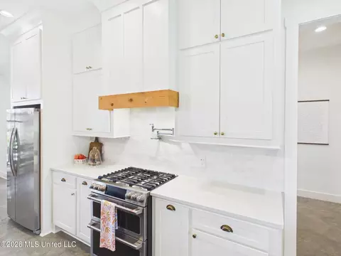 Kitchen - 268 Disciple Dr, Brandon, MS 39047 photo 5 of 5