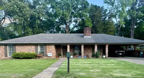 113 Rollingwood Dr, Natchez, MS 39120
