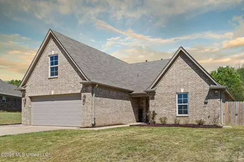 7616 Ridgefield Dr, Horn Lake, MS 38637
