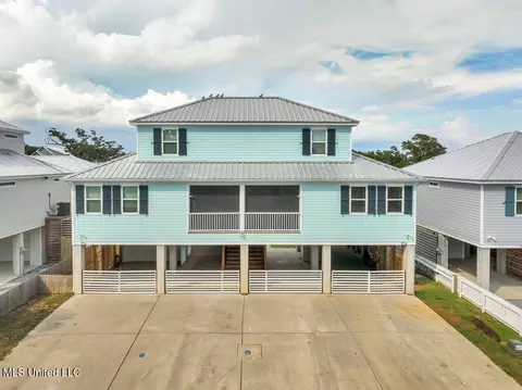 95 Phillip St #A & B, Bay Saint Louis, MS 39520