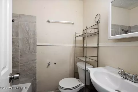 Bath - 345 William Mckinley Cir, Jackson, MS 39213 photo 2 of 2