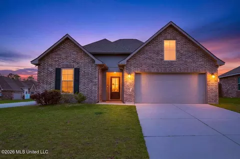 18120 Evergreen Dr, Gulfport, MS 39503