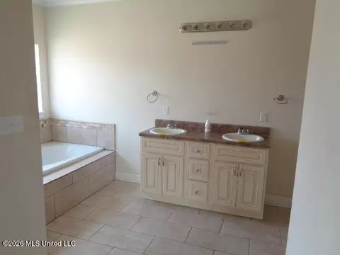 Bath - 2243 Crenshaw Rd, Lucedale, MS 39452 photo 1 of 5