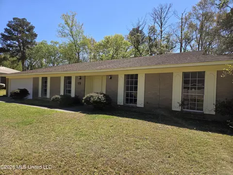 2282 Charmwood Dr, Jackson, MS 39204
