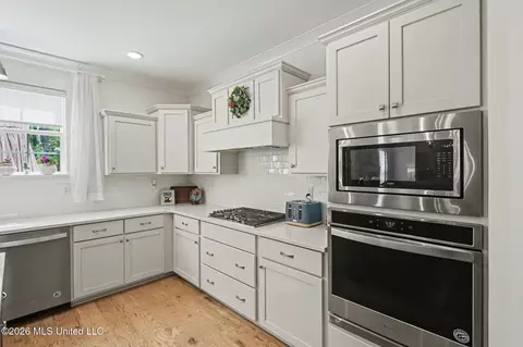 Kitchen - 4590 Pierce Dr, Hernando, MS 38632 photo 1 of 3