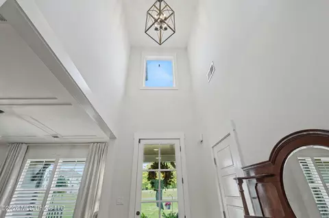 Entry Way - 4590 Pierce Dr, Hernando, MS 38632 photo 2 of 6