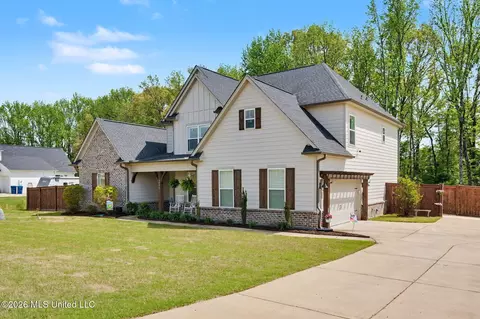 Exterior - 4590 Pierce Dr, Hernando, MS 38632 photo 4 of 14