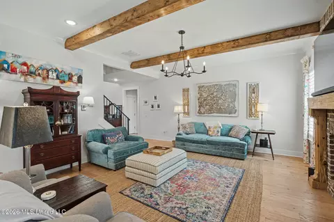 Living - 4590 Pierce Dr, Hernando, MS 38632 photo 2 of 2