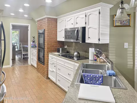 Kitchen - 4835 Upper Glading Rd, Summit, MS 39666 photo 2 of 3