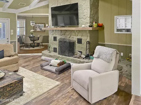 Living - 4835 Upper Glading Rd, Summit, MS 39666 photo 1 of 5