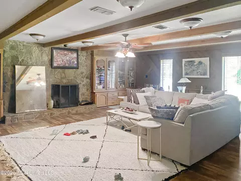 Living - 4835 Upper Glading Rd, Summit, MS 39666 photo 4 of 5