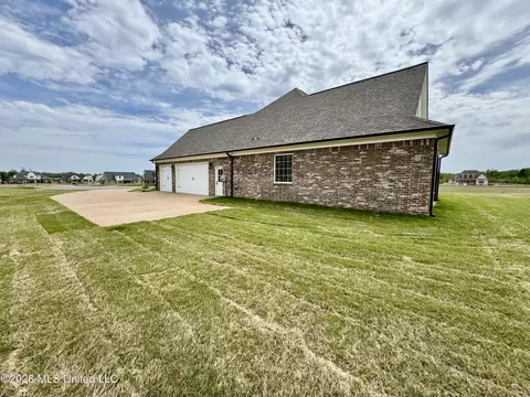 Exterior - 4220 Adriane Cv, Nesbit, MS 38651 photo 8 of 9