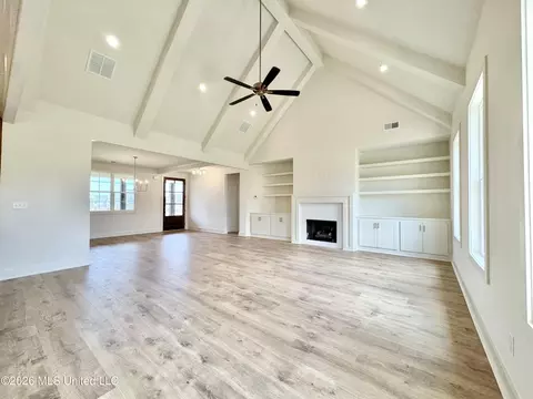 Living - 4220 Adriane Cv, Nesbit, MS 38651 photo 3 of 6